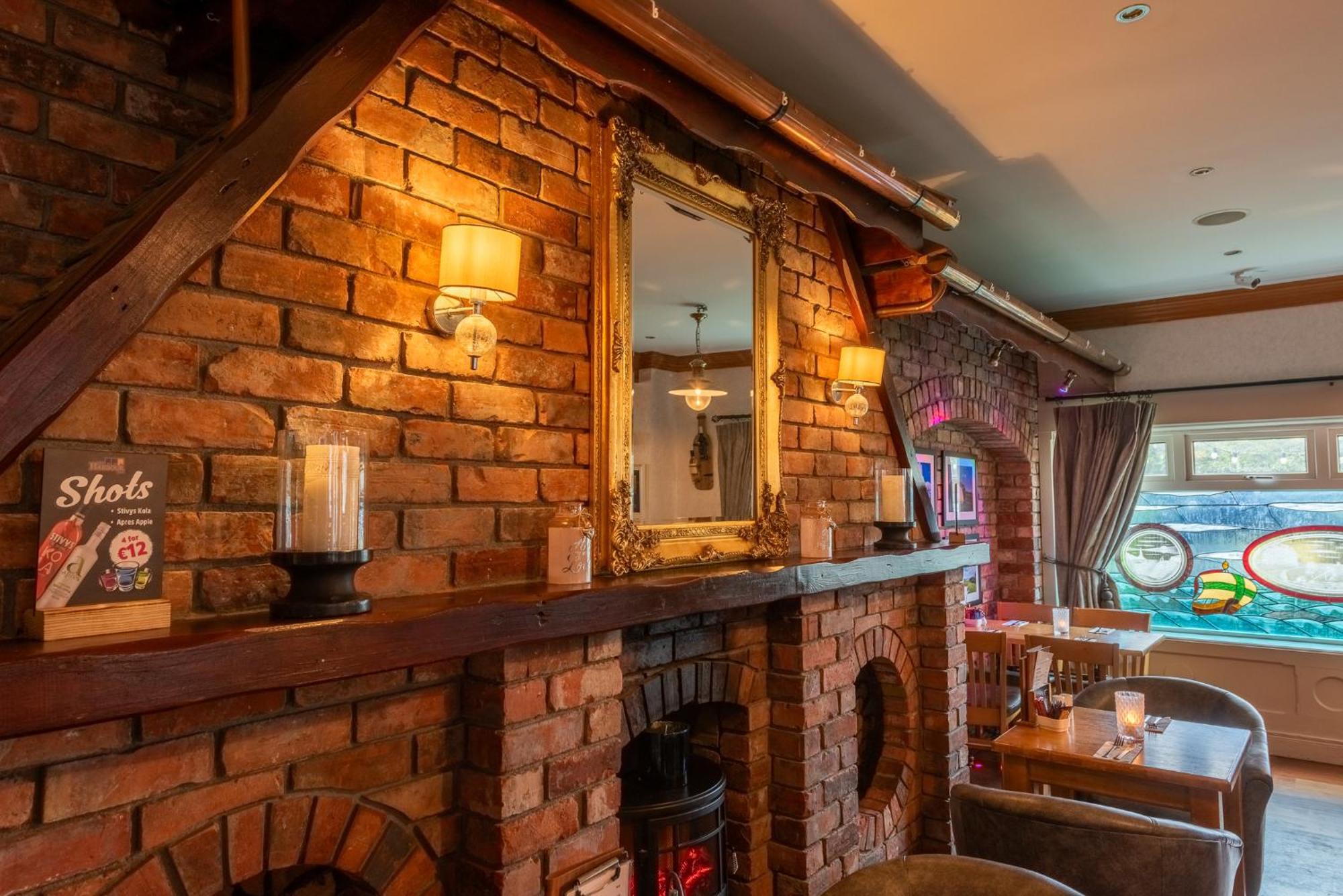 The Harbour Inn Buncrana Bagian luar foto