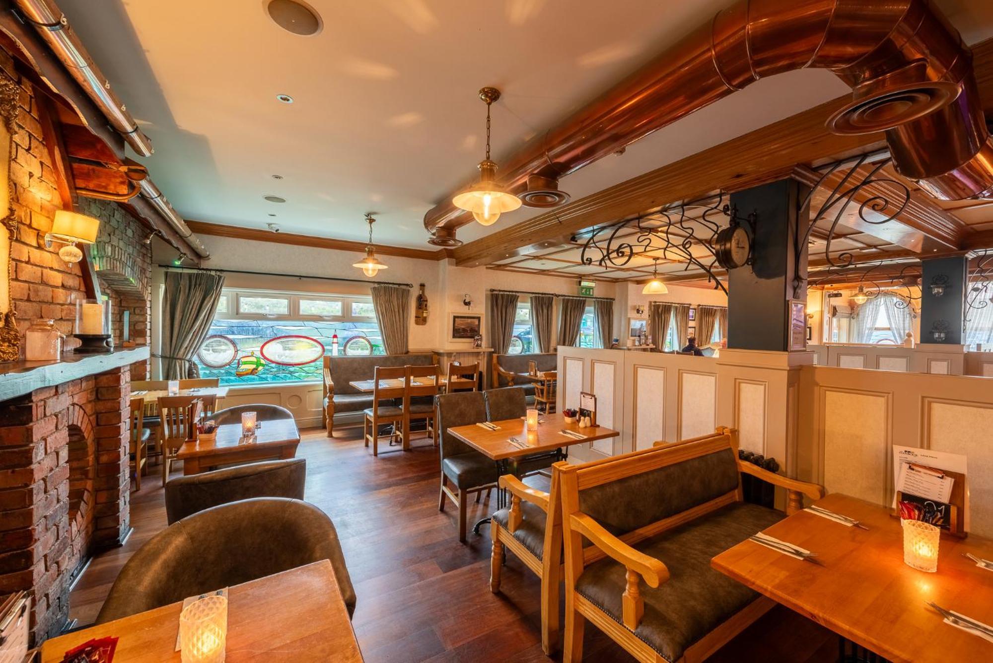 The Harbour Inn Buncrana Bagian luar foto