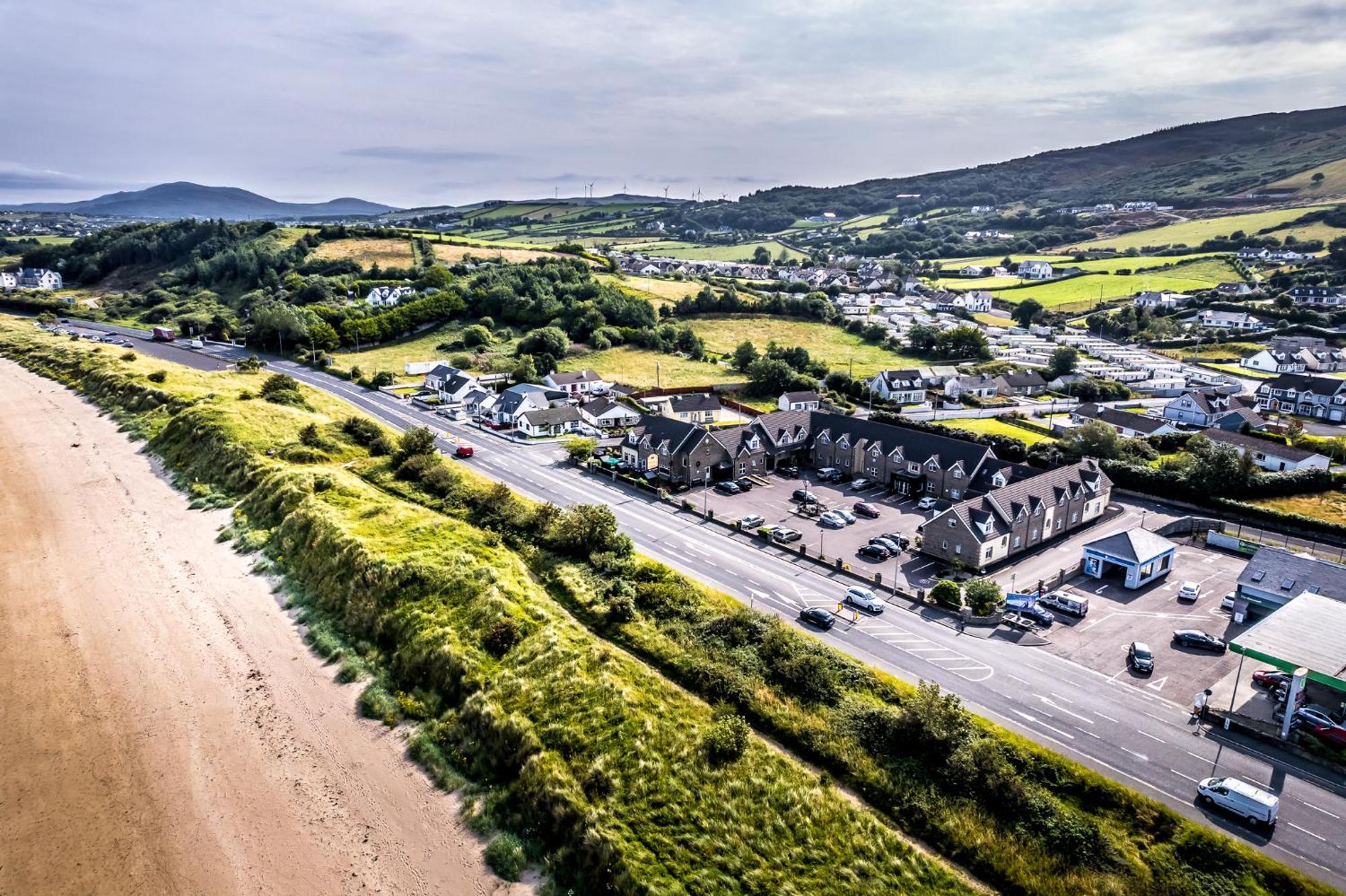 The Harbour Inn Buncrana Bagian luar foto