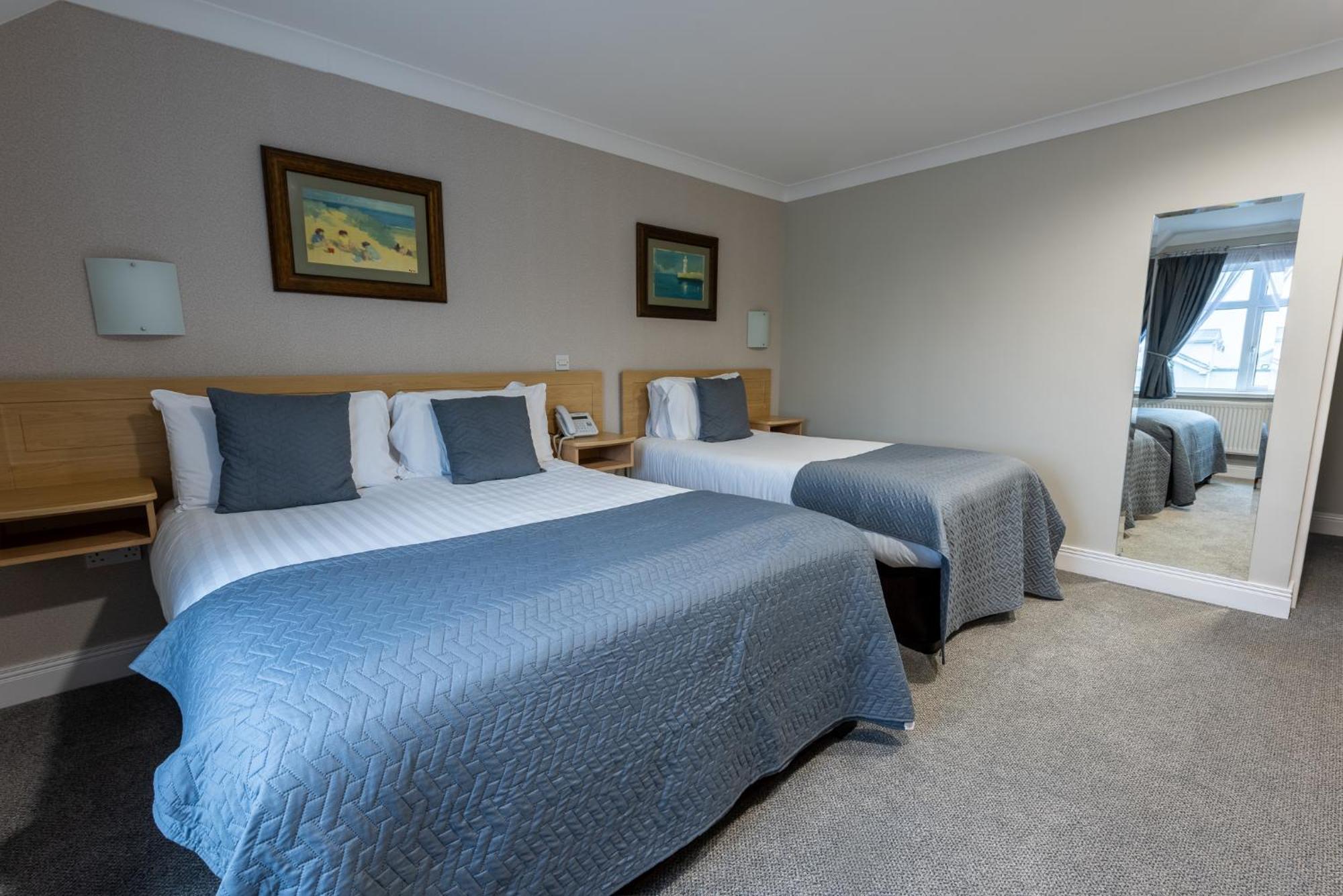 The Harbour Inn Buncrana Bagian luar foto